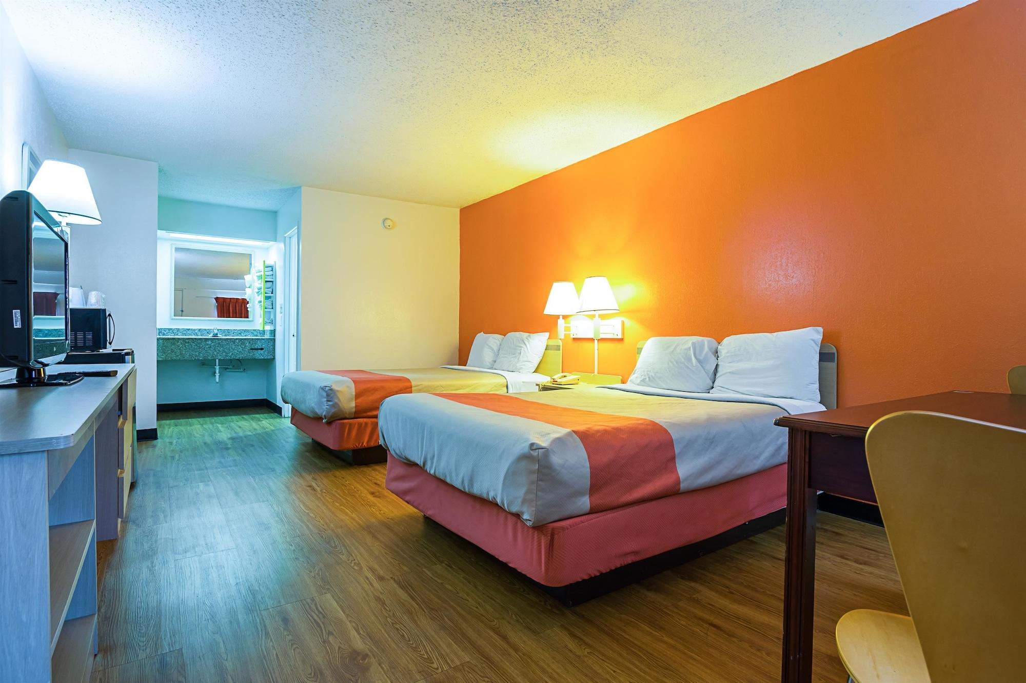 Hotel Clarion Pointe à Decatur Extérieur photo