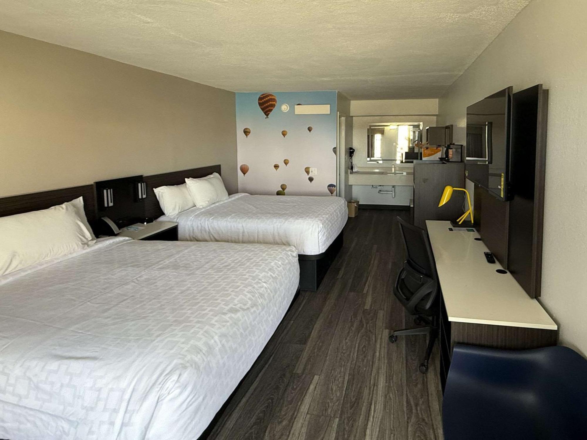 Hotel Clarion Pointe à Decatur Extérieur photo